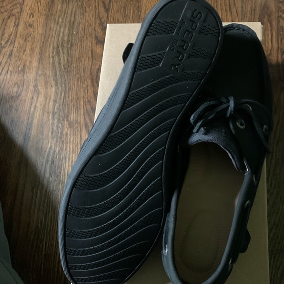 Sperry - Picture 2 of 2